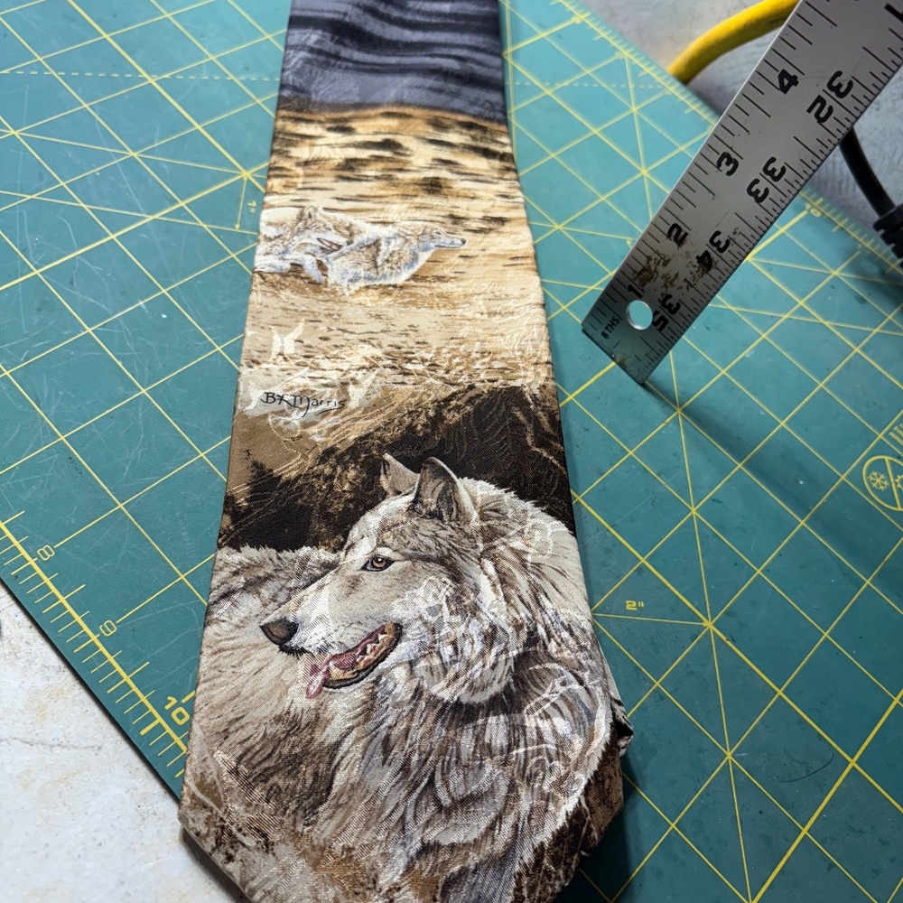 wolf , necktie,  endangered species